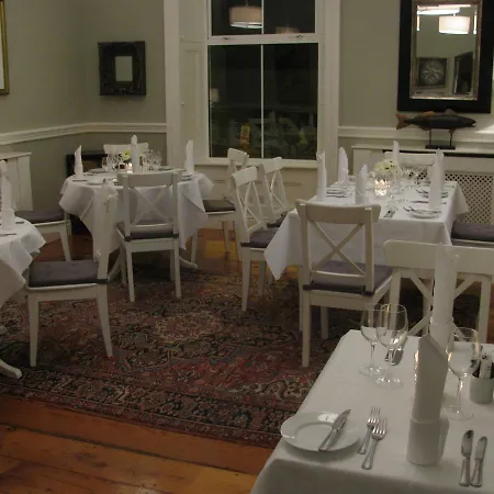 Walter Raleigh Hotel